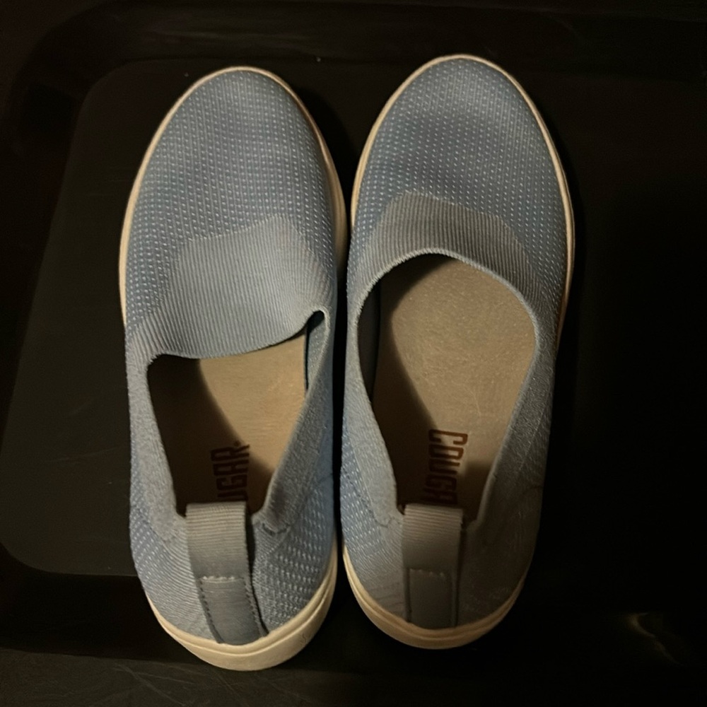 New Cougar Slip on shoes. Women’s size 7 Light Blue